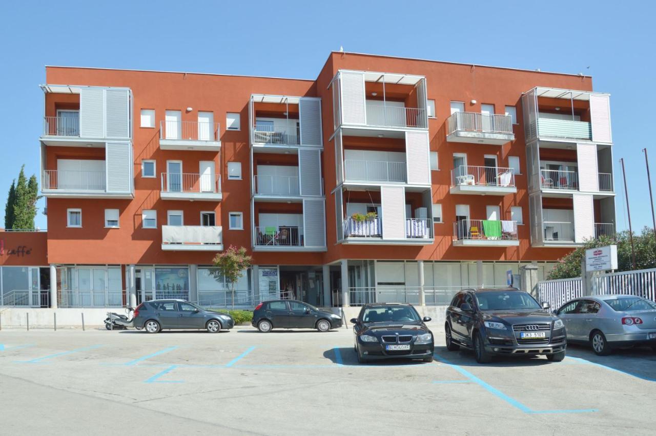 Apartment Silvija Sea View Умаг Экстерьер фото